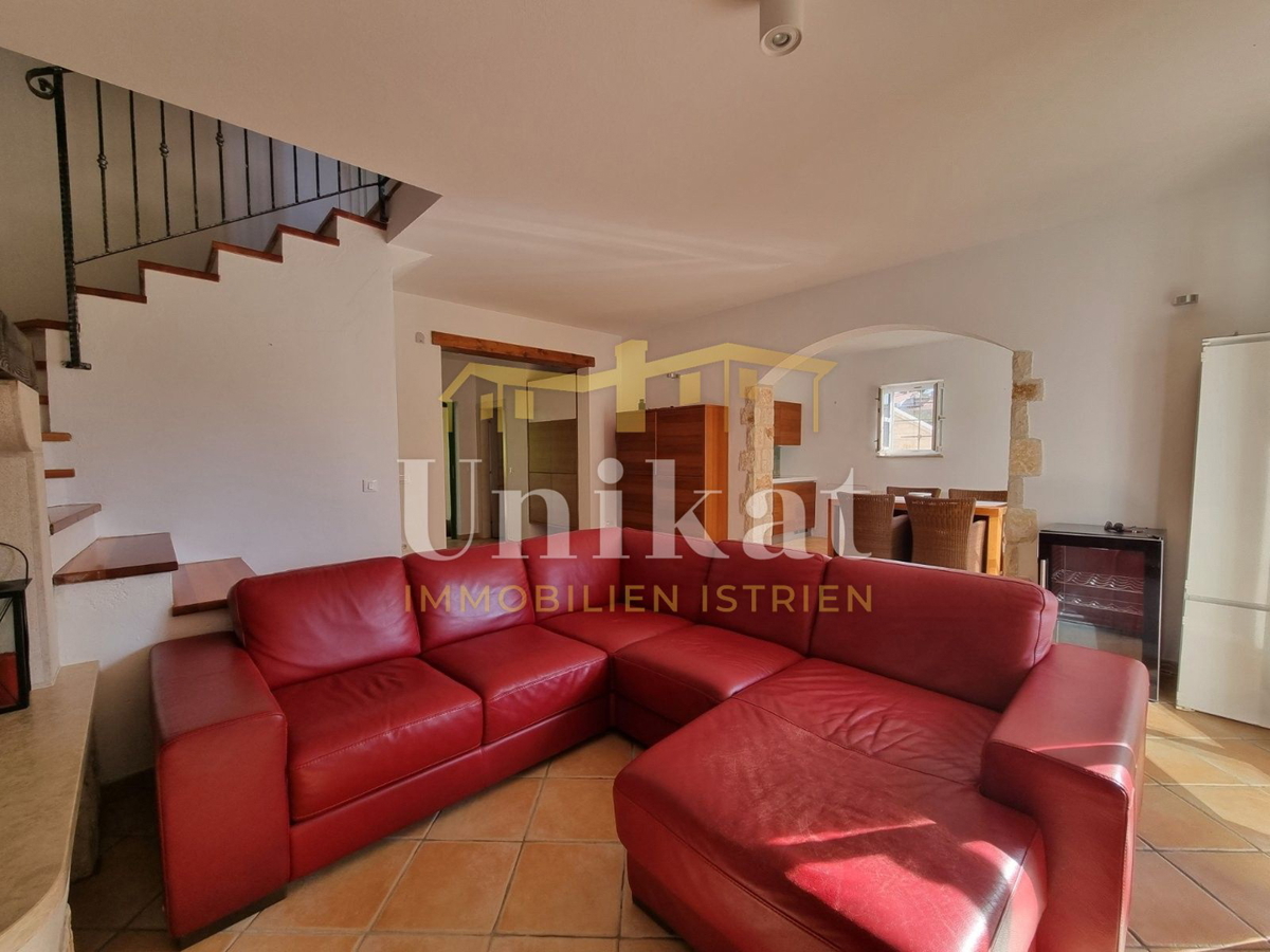 Dvojna hiša v istrskem slogu